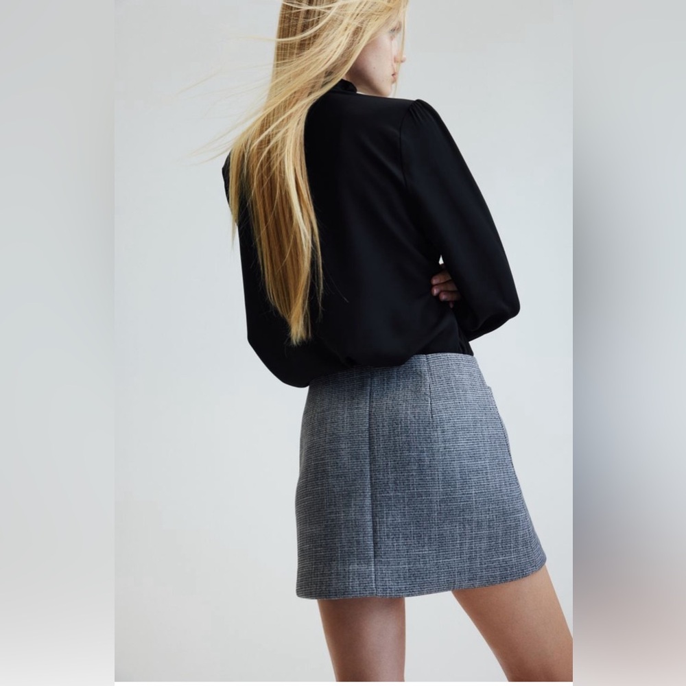 H&M Ruffle Neck Blouse - Picture 4 of 5